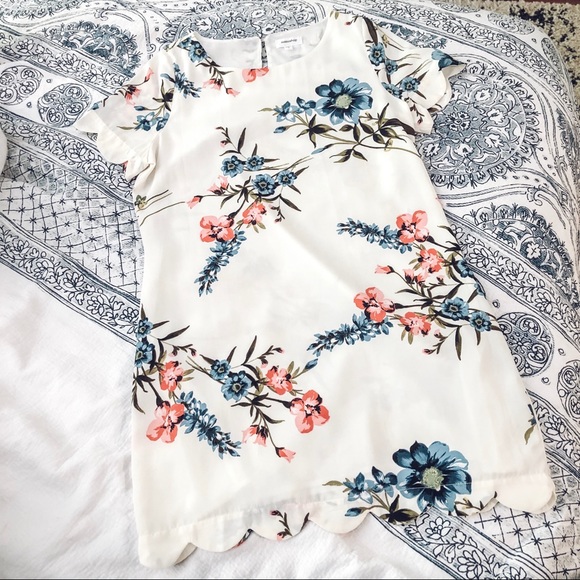 Red Dress Boutique Dresses & Skirts - Red Dress Boutique Scalloped White Dress